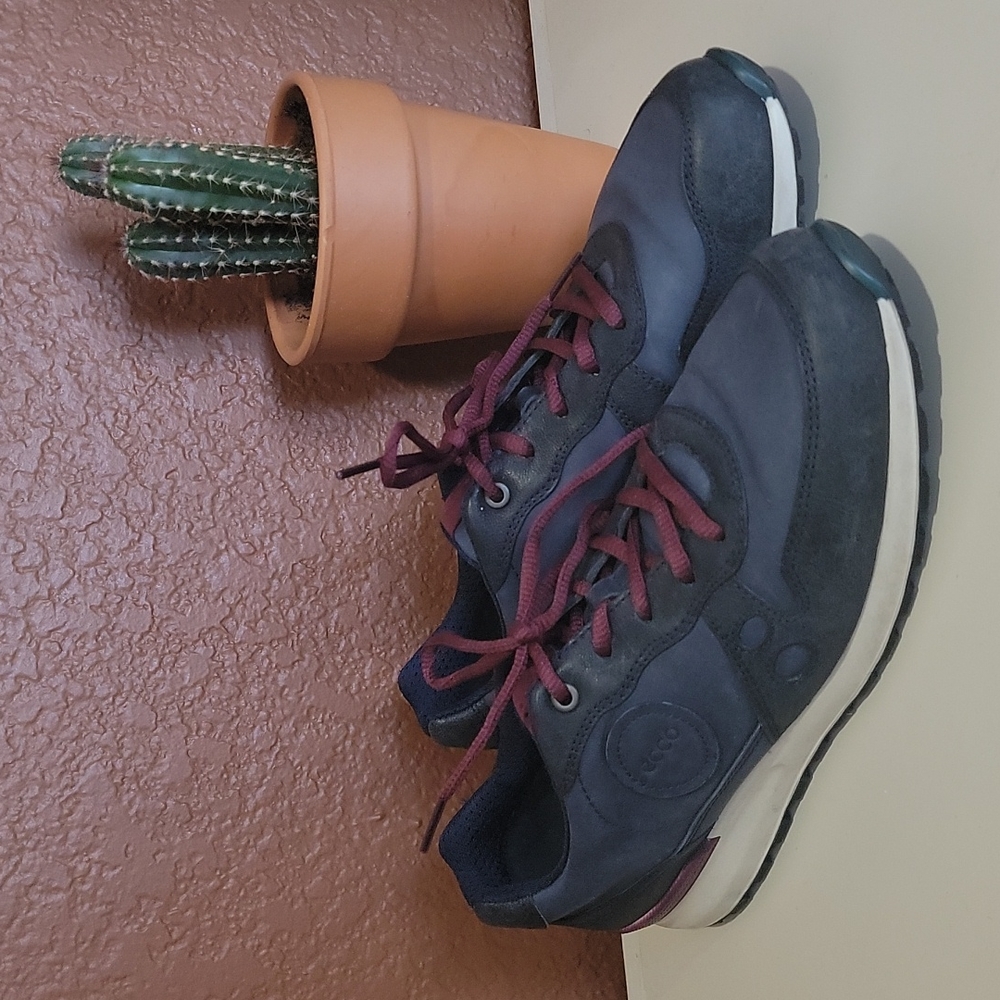 Retro looking Ecco athletic leather shoe size 41